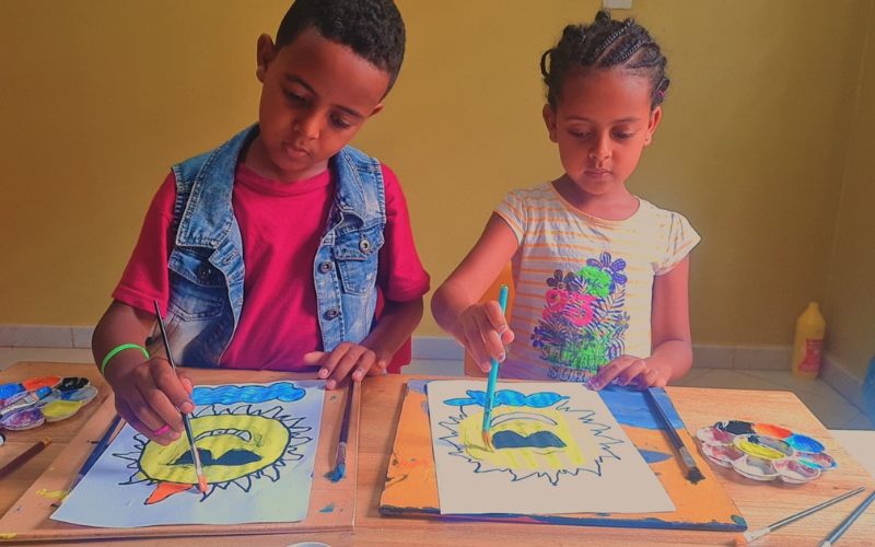 Montessori Approach <br> Child-led, hands-on learning